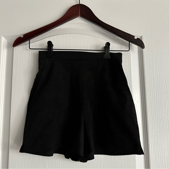 Aritzia Wilfred Black Boissier High Waisted Shorts - Picture 12 of 16